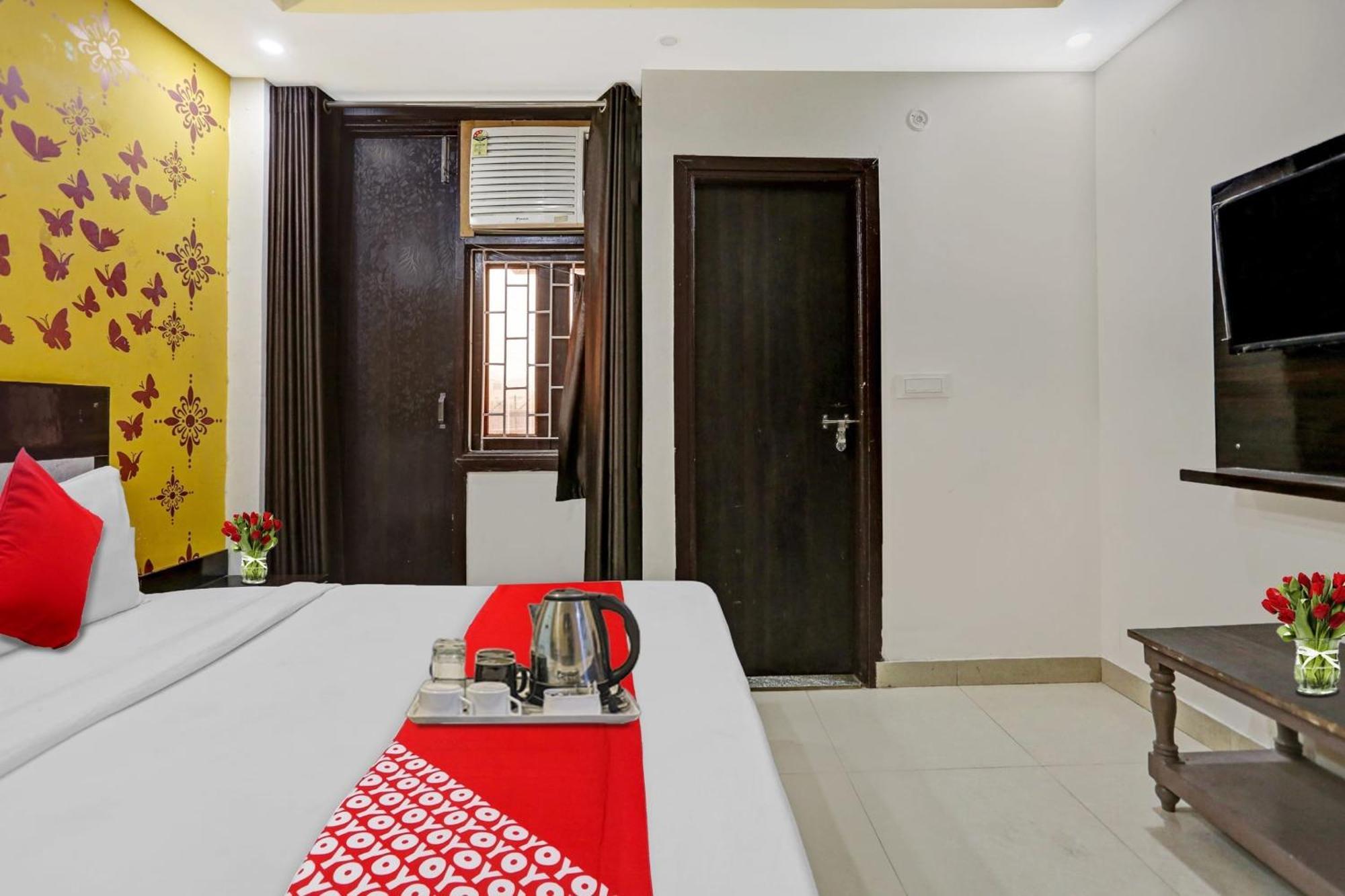 Hotel O Hotel Blue Orchid New Delhi Bagian luar foto