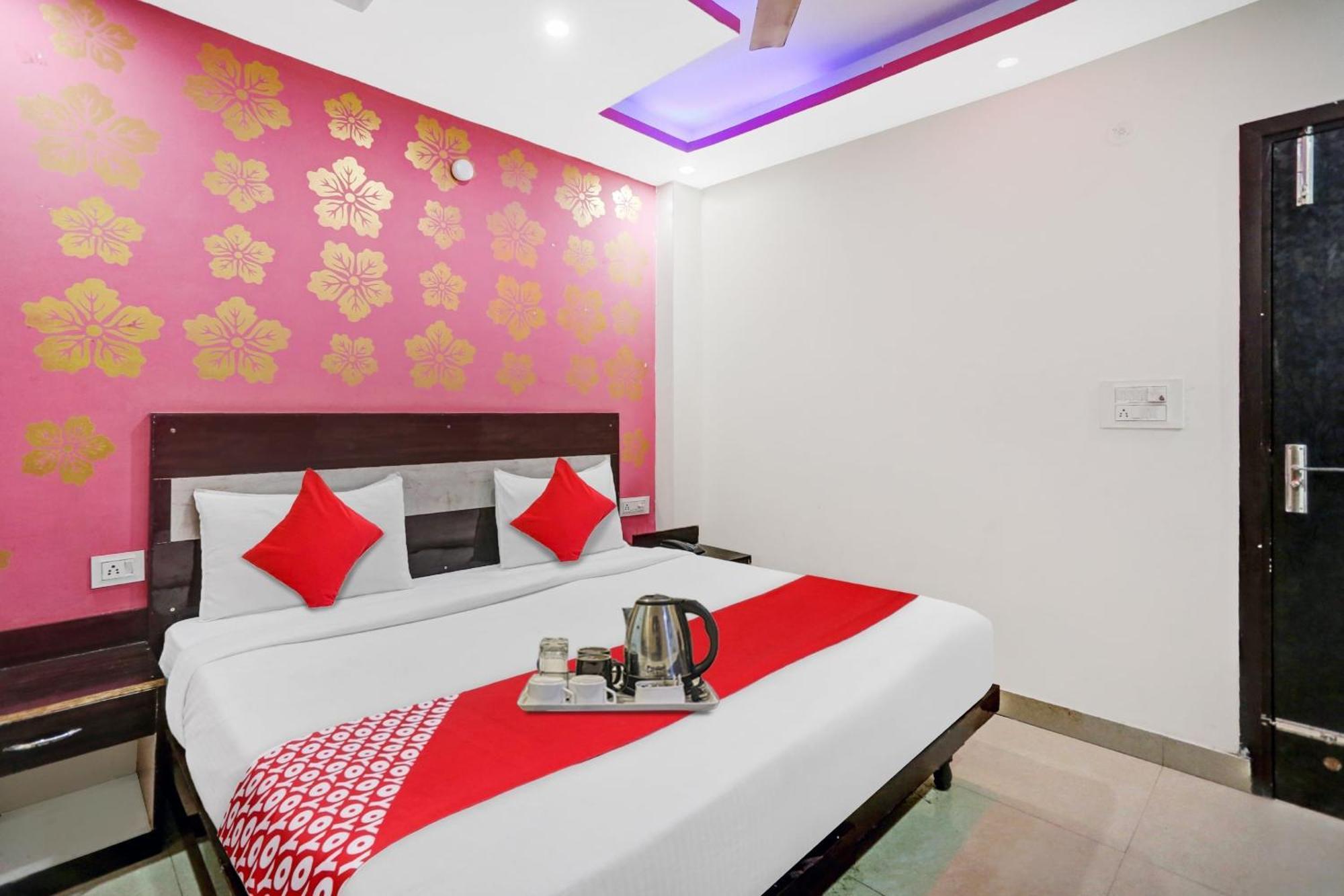 Hotel O Hotel Blue Orchid New Delhi Bagian luar foto