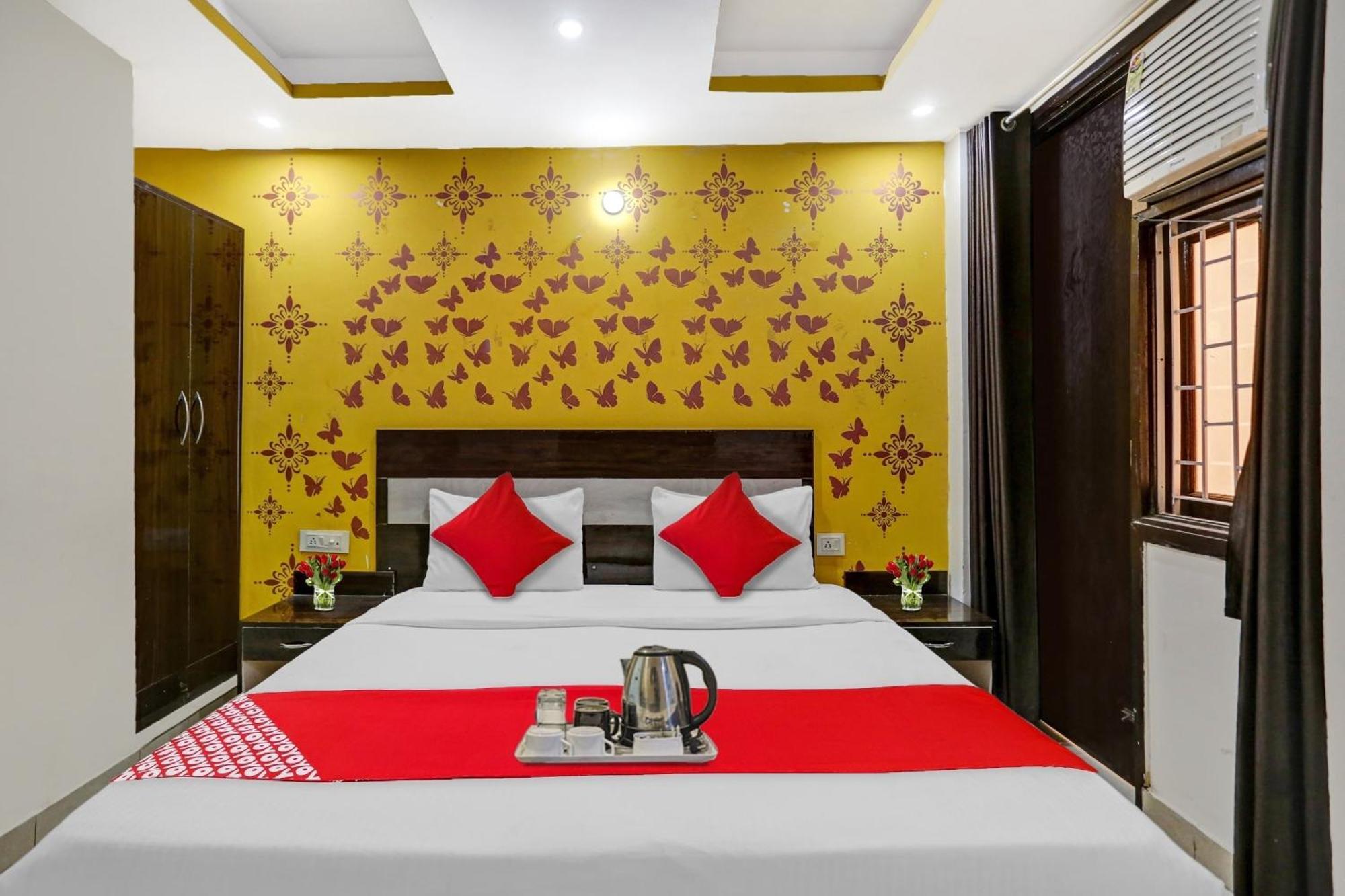 Hotel O Hotel Blue Orchid New Delhi Bagian luar foto