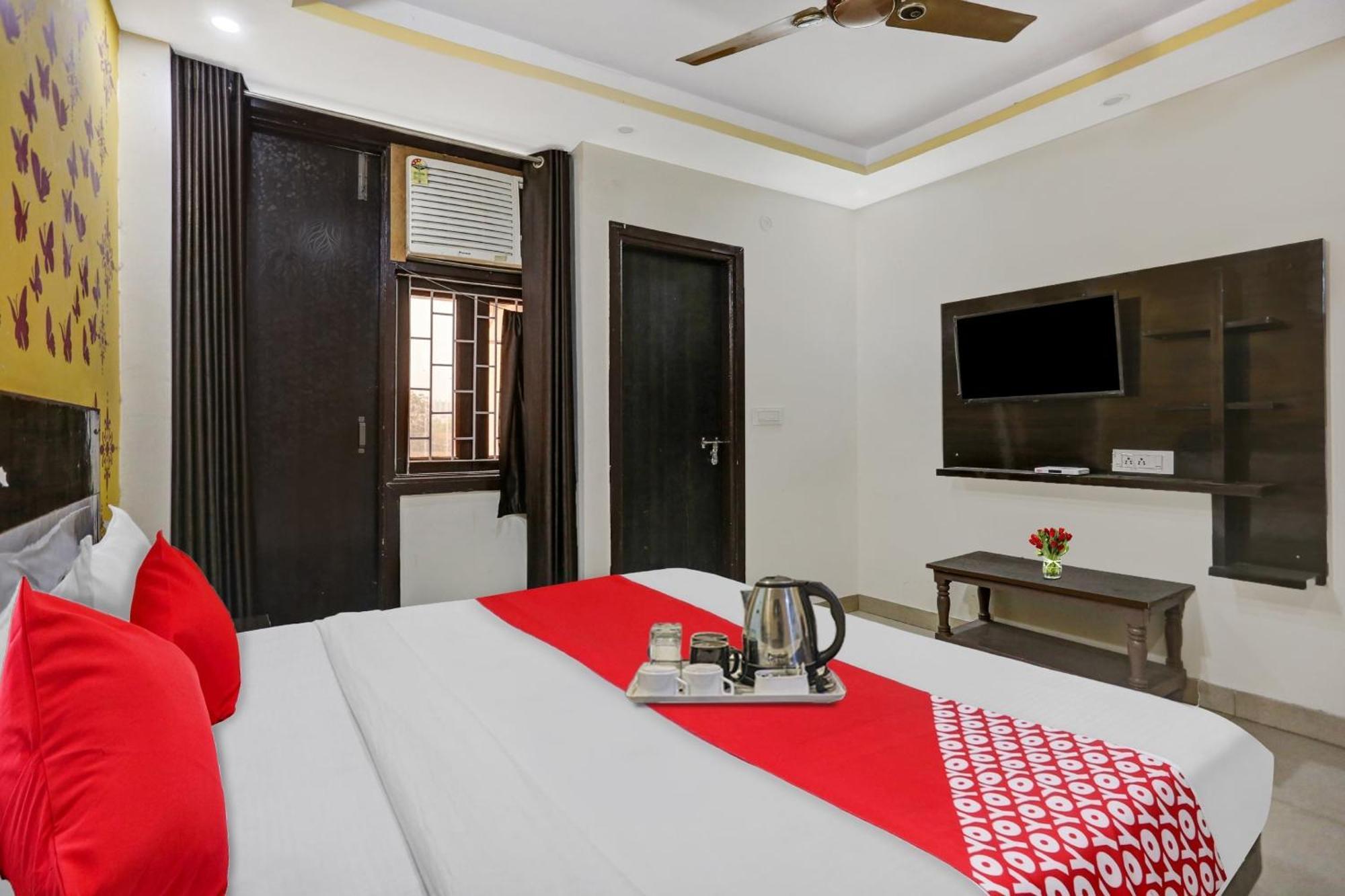 Hotel O Hotel Blue Orchid New Delhi Bagian luar foto